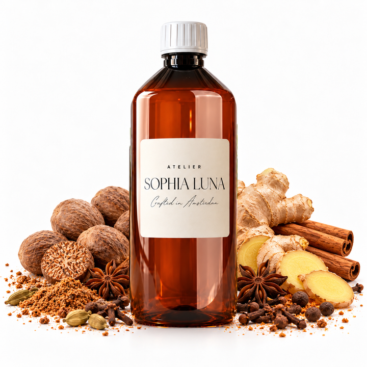 Golden Vice geurolie 1000 ml van Atelier Sophia Luna, met volledige fles en dop in beeld