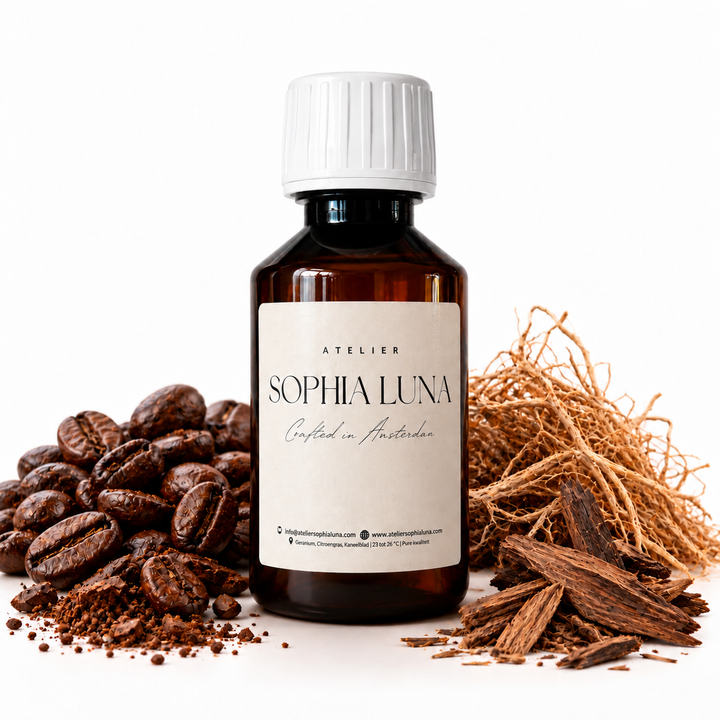 100 ml geurolie Black Vetiver Café van Atelier Sophia Luna, voor aroma diffuser.