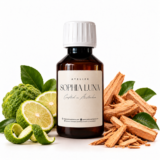 100 ml geurolie Sandalwood Citrus van Atelier Sophia Luna, voor aroma diffuser.