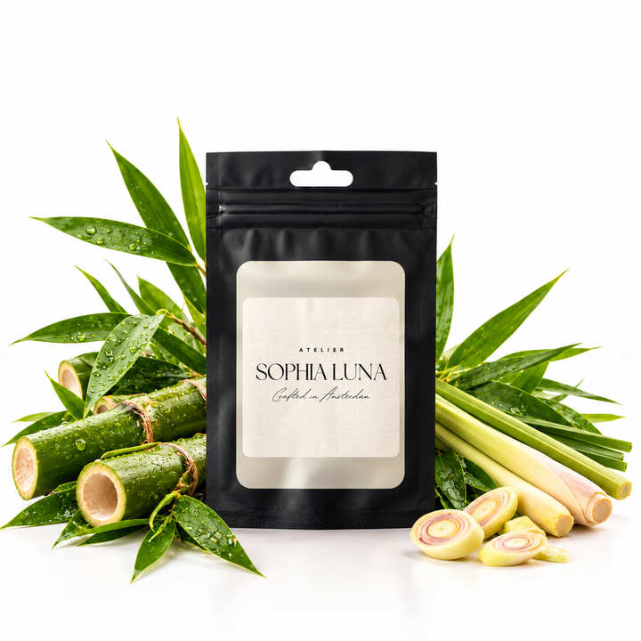 Geursample Bamboo Verde in het zwarte Atelier Sophia Luna samplezakje