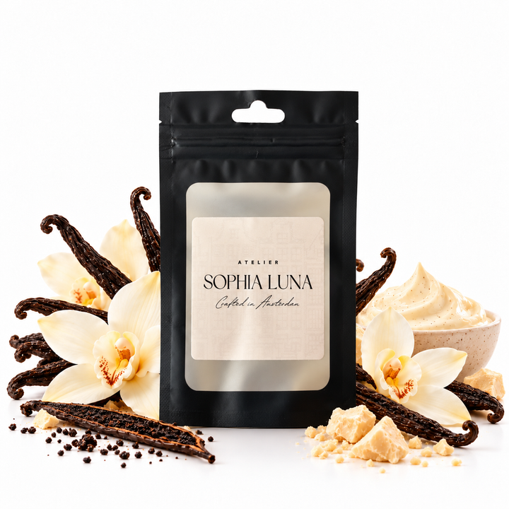 Geursample Frosted Vanilla in het zwarte Atelier Sophia Luna samplezakje